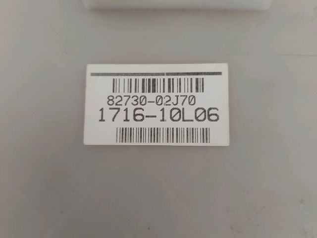 bontott TOYOTA AURIS Biztosítéktábla Utastér