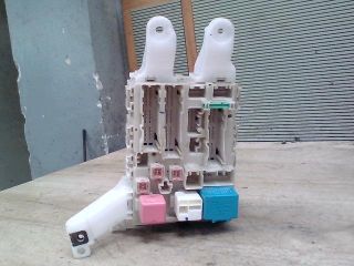 bontott TOYOTA AURIS Biztosítéktábla Utastér