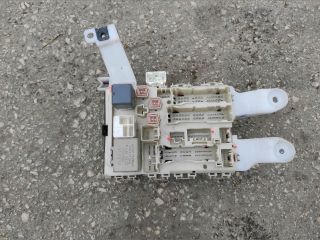 bontott TOYOTA AURIS Biztosítéktábla Utastér