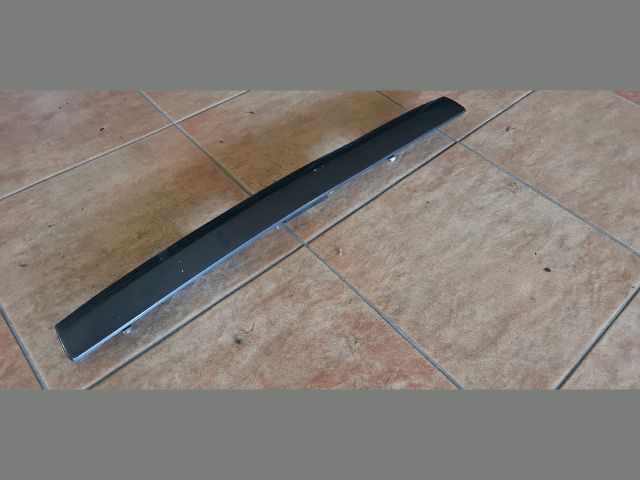 bontott TOYOTA AURIS Csomagtérajtó Díszléc