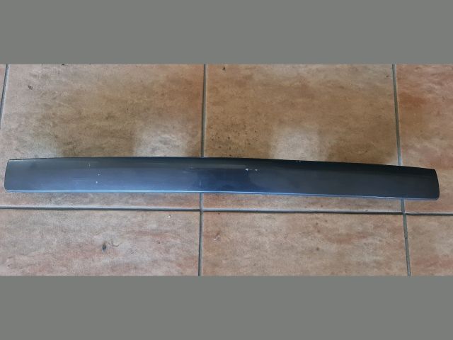 bontott TOYOTA AURIS Csomagtérajtó Díszléc