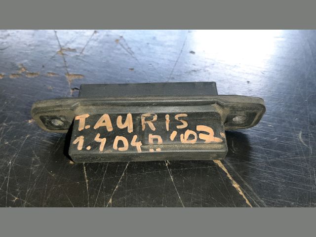 bontott TOYOTA AURIS Csomagtérajtó Kapcsoló