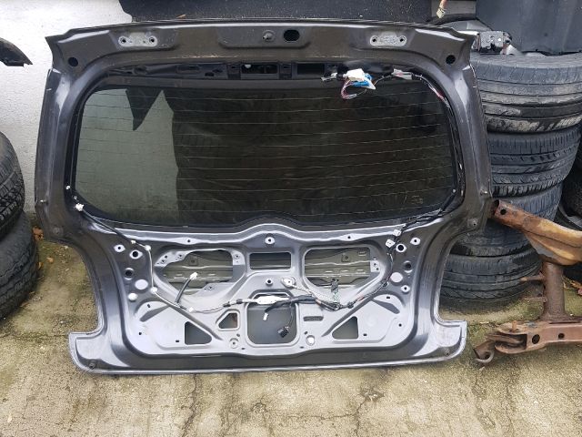 bontott TOYOTA AURIS Csomagtérajtó (Részeivel)