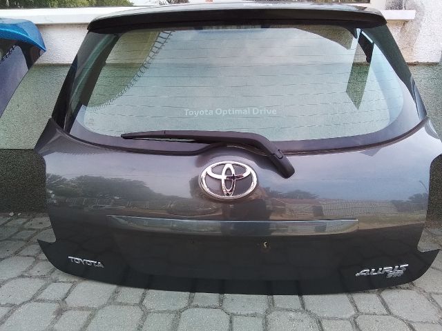 bontott TOYOTA AURIS Csomagtérajtó (Részeivel)