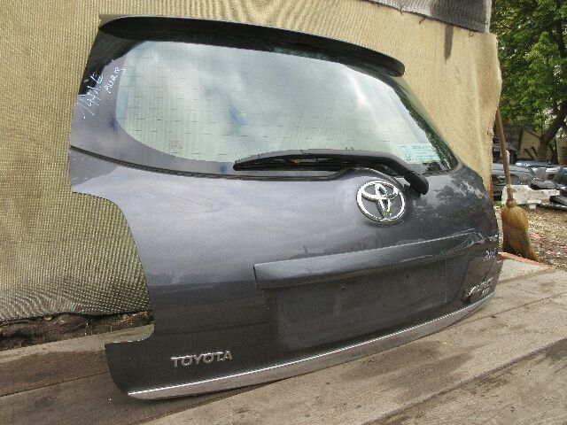 bontott TOYOTA AURIS Csomagtérajtó (Részeivel)