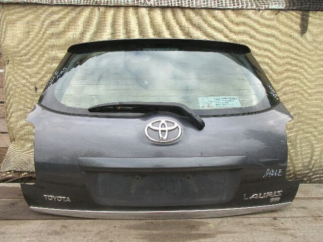 bontott TOYOTA AURIS Csomagtérajtó (Részeivel)