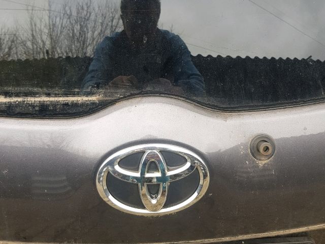 bontott TOYOTA AURIS Csomagtérajtó (Részeivel)