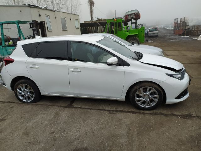 bontott TOYOTA AURIS Csomagtérajtó (Üres lemez)