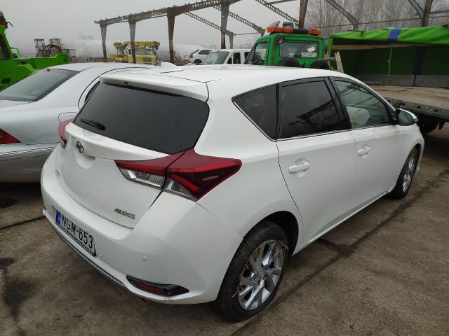 bontott TOYOTA AURIS Csomagtérajtó (Üres lemez)