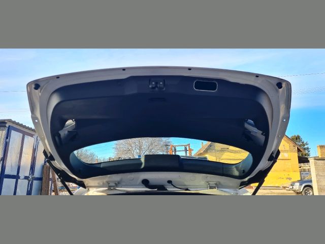 bontott TOYOTA AURIS Csomagtérajtó (Üres lemez)