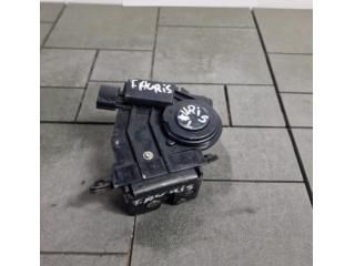 bontott TOYOTA AURIS Csomagtérajtó Zárszerkezet