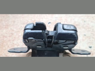 bontott TOYOTA AURIS Csomagtérajtó Zárszerkezet