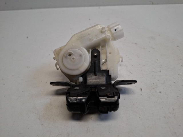 bontott TOYOTA AURIS Csomagtérajtó Zárszerkezet