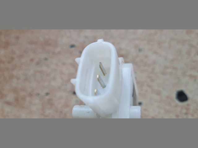 bontott TOYOTA AURIS Csomagtérajtó Zárszerkezet