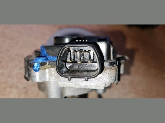 bontott TOYOTA AURIS Első Ablaktörlő Motor