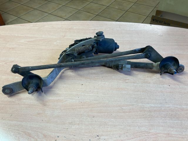 bontott TOYOTA AURIS Első Ablaktörlő Szerkezet Motorral