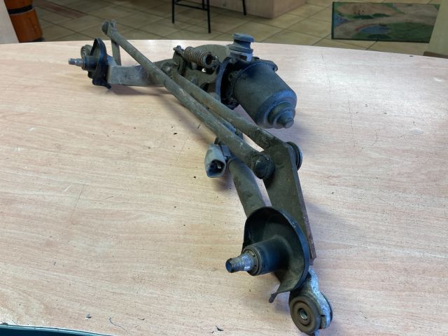 bontott TOYOTA AURIS Első Ablaktörlő Szerkezet Motorral