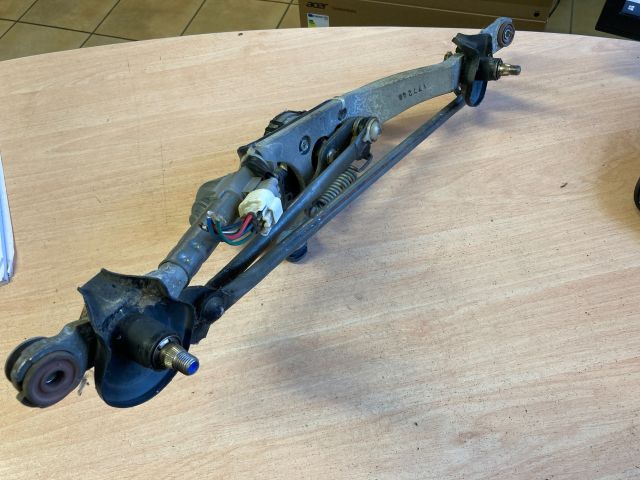 bontott TOYOTA AURIS Első Ablaktörlő Szerkezet Motorral