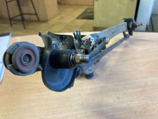 bontott TOYOTA AURIS Első Ablaktörlő Szerkezet Motorral