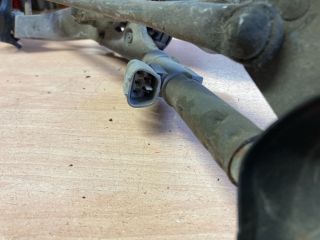 bontott TOYOTA AURIS Első Ablaktörlő Szerkezet Motorral