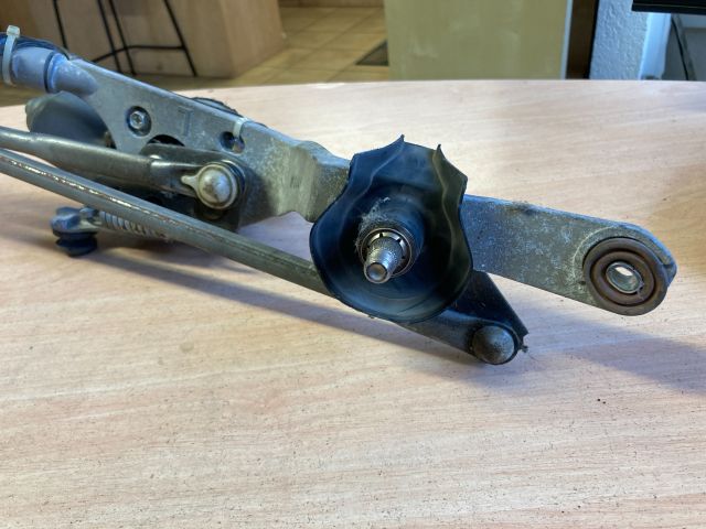 bontott TOYOTA AURIS Első Ablaktörlő Szerkezet Motorral