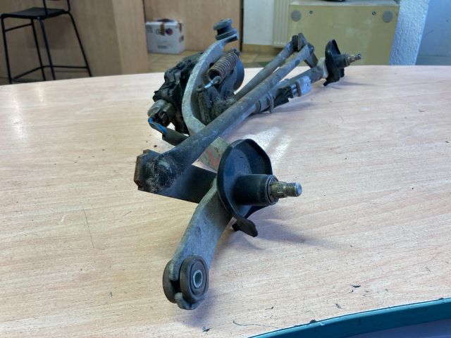 bontott TOYOTA AURIS Első Ablaktörlő Szerkezet Motorral