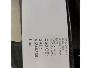 bontott TOYOTA AURIS Első Lökhárító Alsó Középső Díszrács