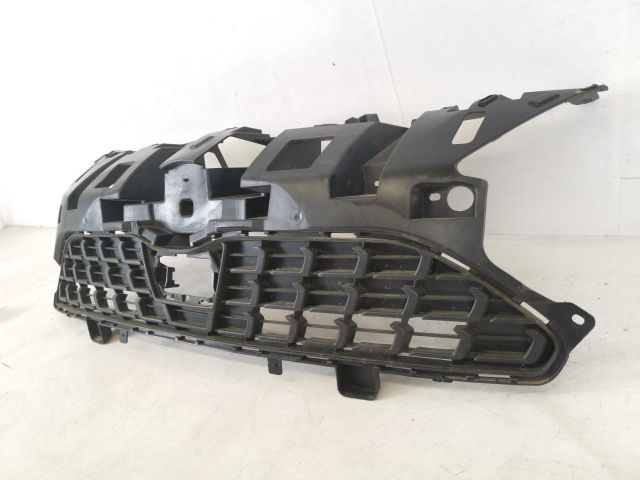 bontott TOYOTA AURIS Első Lökhárító Alsó Középső Díszrács