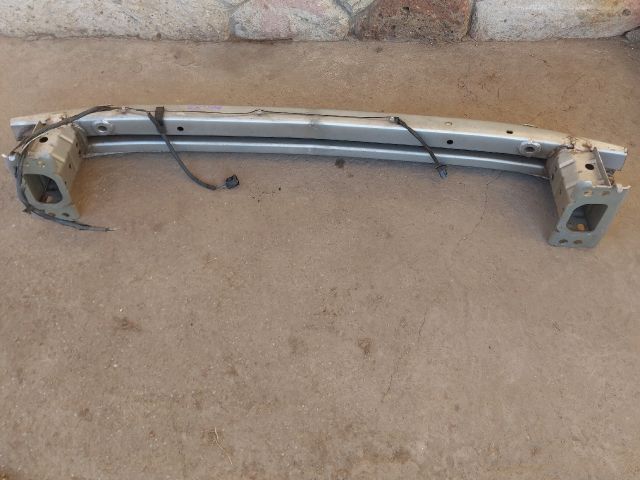 bontott TOYOTA AURIS Első Lökhárító Merevítő (Fém)