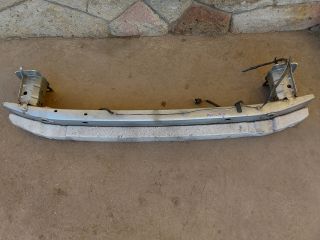 bontott TOYOTA AURIS Első Lökhárító Merevítő (Fém)