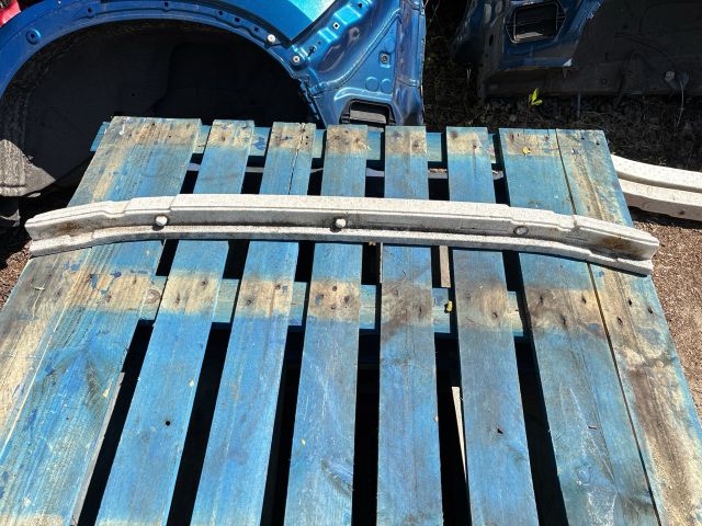 bontott TOYOTA AURIS Első Lökhárító Ütközés Elnyelő Hab