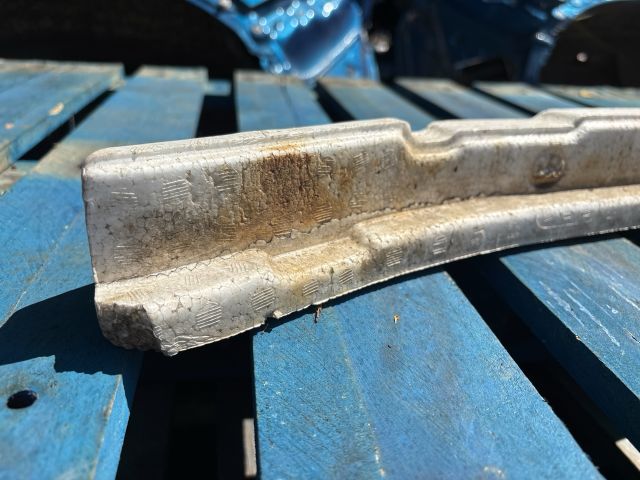 bontott TOYOTA AURIS Első Lökhárító Ütközés Elnyelő Hab