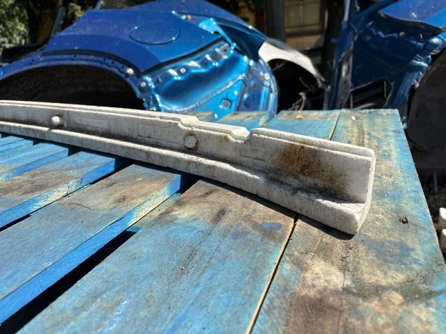 bontott TOYOTA AURIS Első Lökhárító Ütközés Elnyelő Hab