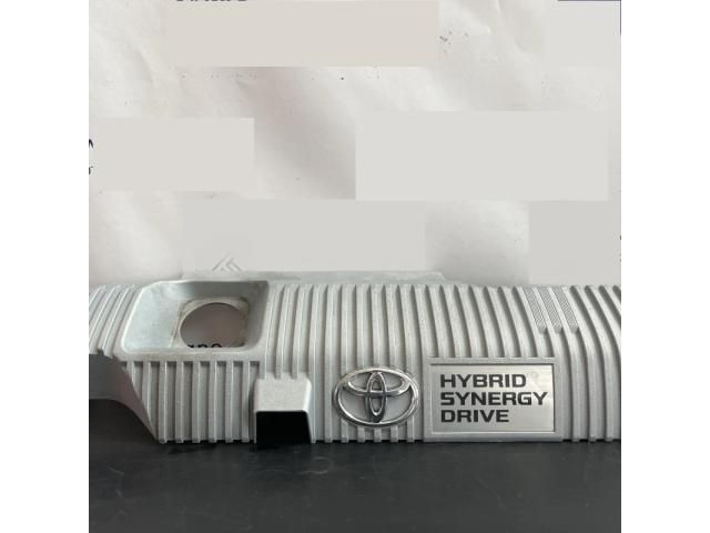 bontott TOYOTA AURIS Felső Hűtőburkolat