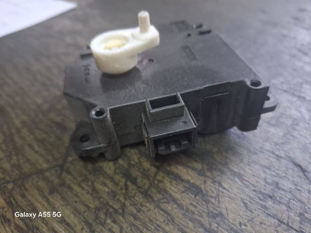 bontott TOYOTA AURIS Fűtés Állító Motor