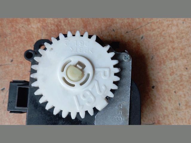 bontott TOYOTA AURIS Fűtés Állító Motor