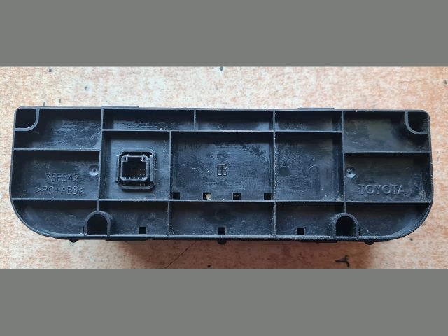 bontott TOYOTA AURIS Fűtéskapcsoló (digit klímás)