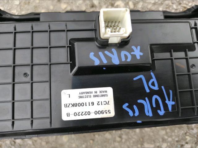 bontott TOYOTA AURIS Fűtéskapcsoló (digit klímás)