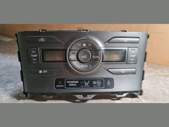 bontott TOYOTA AURIS Fűtéskapcsoló (digit klímás)