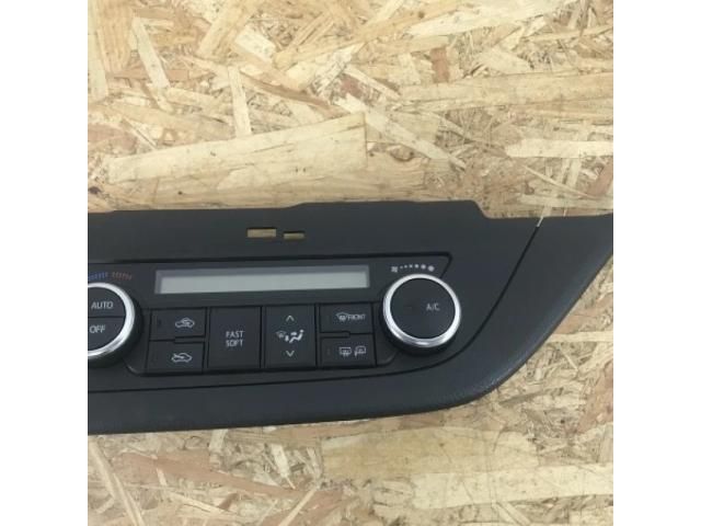 bontott TOYOTA AURIS Fűtéskapcsoló (digit klímás)