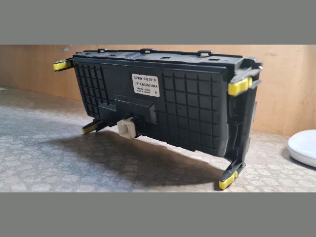 bontott TOYOTA AURIS Fűtéskapcsoló (digit klímás)