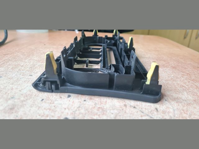 bontott TOYOTA AURIS Fűtéskapcsoló Keret