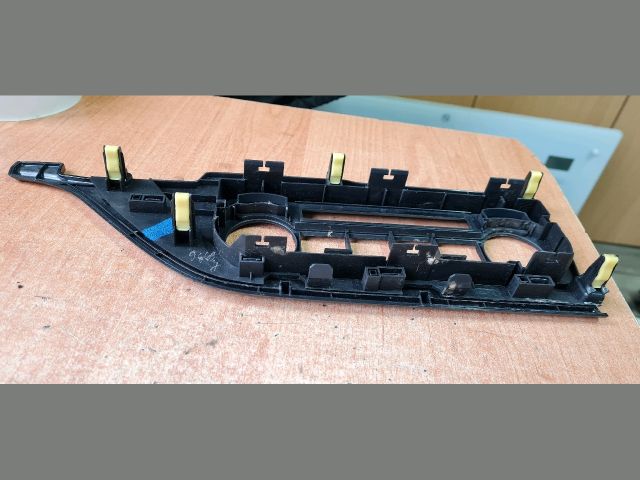 bontott TOYOTA AURIS Fűtéskapcsoló Keret