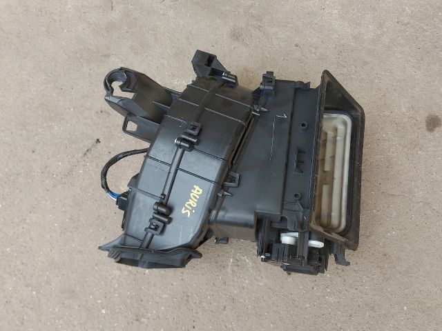 bontott TOYOTA AURIS Fűtőmotor (Klímás)