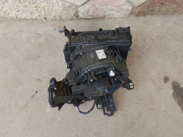 bontott TOYOTA AURIS Fűtőmotor (Klímás)