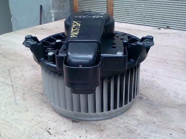 bontott TOYOTA AURIS Fűtőmotor (Nem klímás)