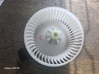 bontott TOYOTA AURIS Fűtőmotor (Nem klímás)