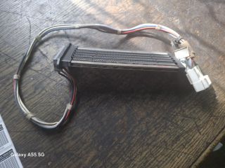 bontott TOYOTA AURIS Fűtőradiátor (Elektromos)