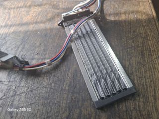 bontott TOYOTA AURIS Fűtőradiátor (Elektromos)