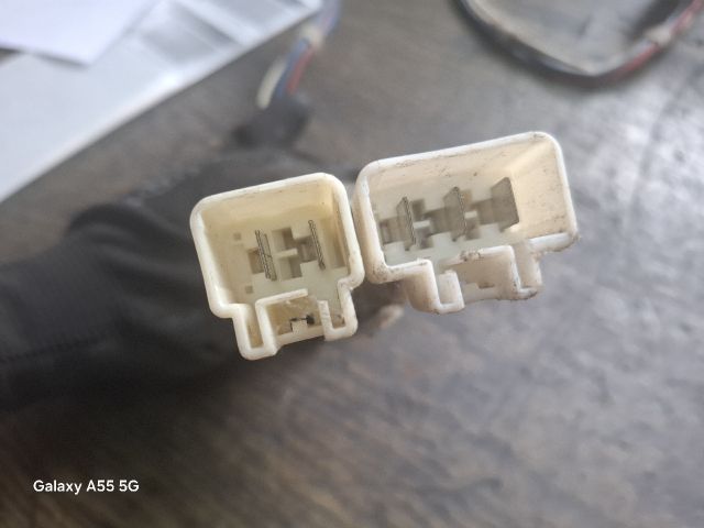 bontott TOYOTA AURIS Fűtőradiátor (Elektromos)